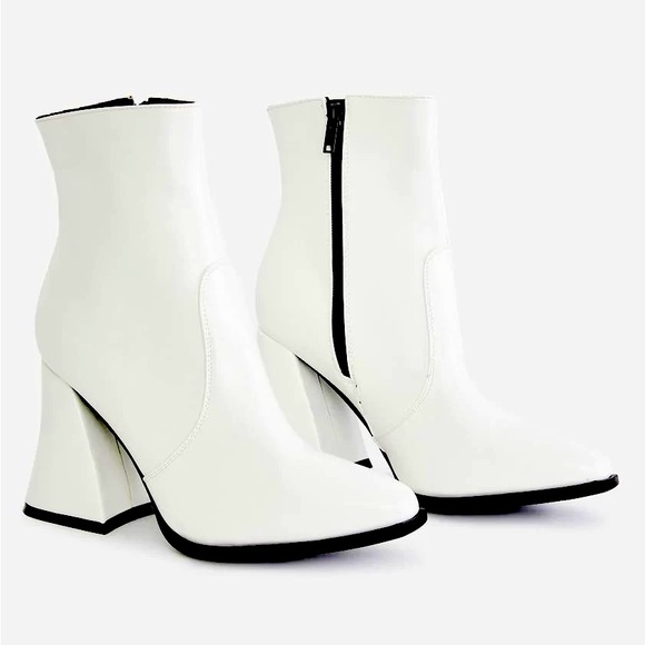 NWB Lamoda Boo Call My Assistant White Ankle Boots - Picture 1 of 3